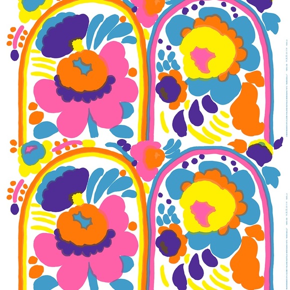 Meet your Posher, Lydia - Picture 1 of 2